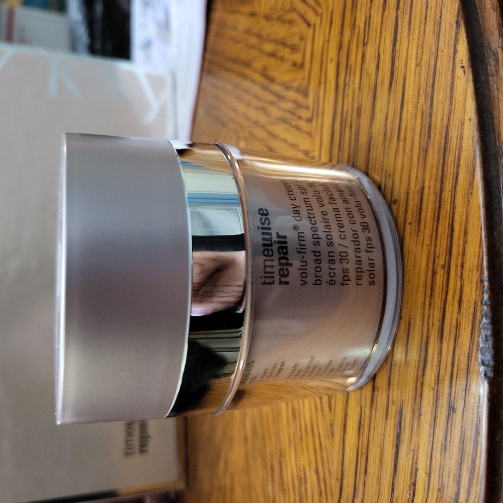 Mary kay timewise repair Day Cream SPF 30.
